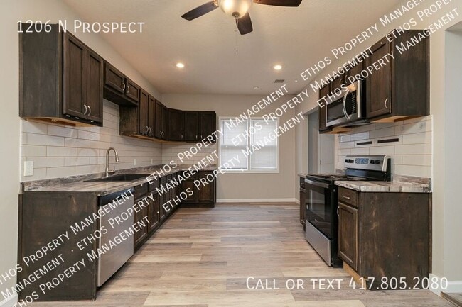 Building Photo - 1206 N Prospect-