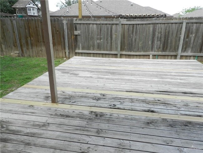 Building Photo - 25 Providence Ave