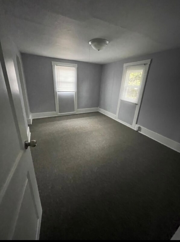 Building Photo - 127 Ash Ave