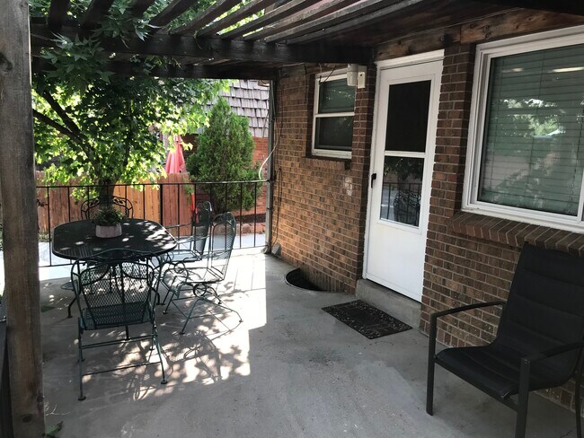 Back deck - 1045 Chambers Ct