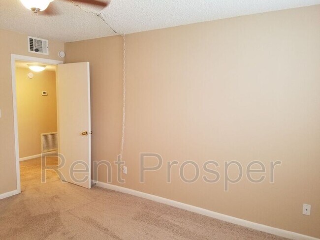Building Photo - 3729 S Lake Orlando Pkwy