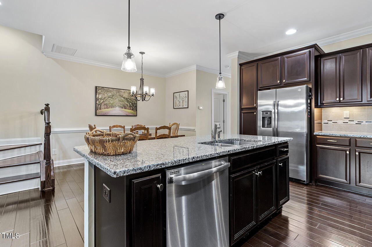Building Photo - 550 Balsam Fir Dr