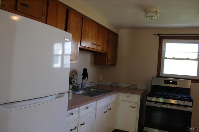 Building Photo - 417 Hazelhurst Ave