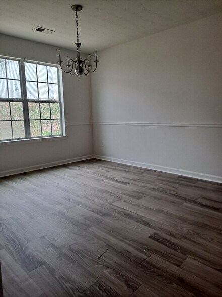 Building Photo - 5646 One Lake Way