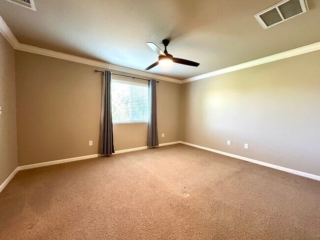 Building Photo - Beautiful 3 Bedroom 2.5 Bathroom in Gated ...