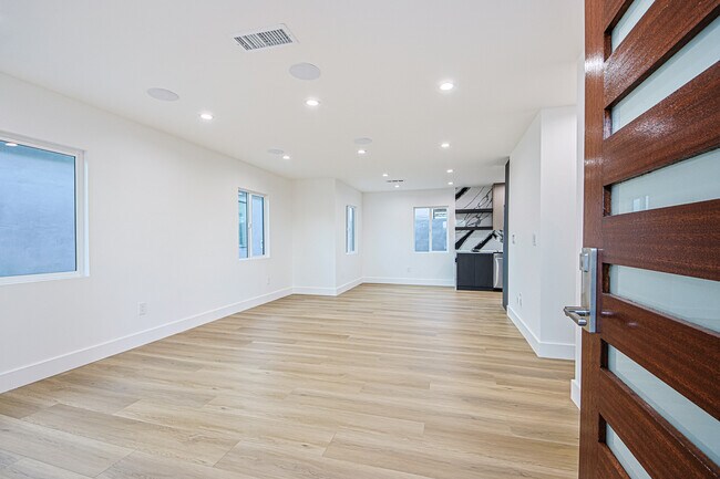 Building Photo - 4573 Triggs St