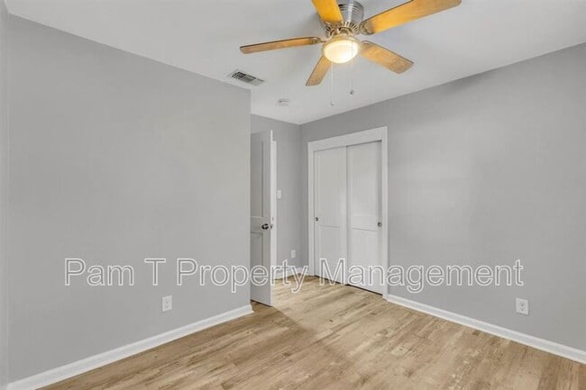 Building Photo - 1925 Cowan Ave