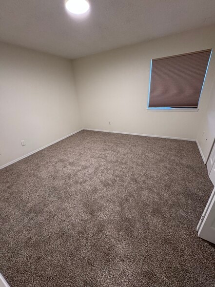 Building Photo - 720 S 24th St