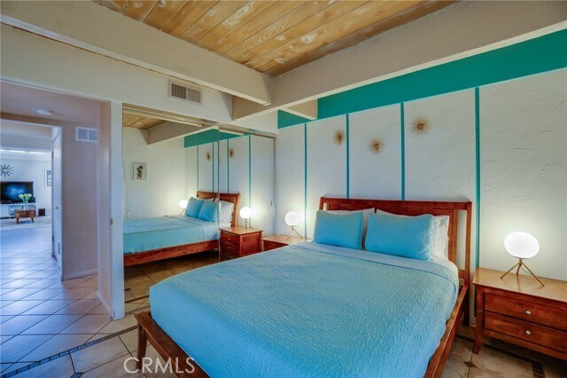 Building Photo - 576 E Desert Holly Cir