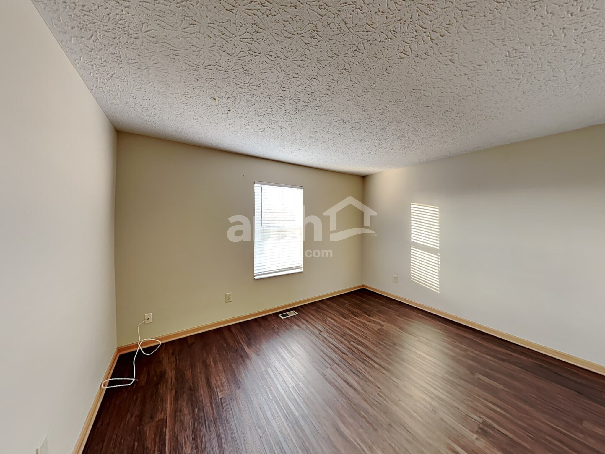 Building Photo - 2107 Waymont Rd