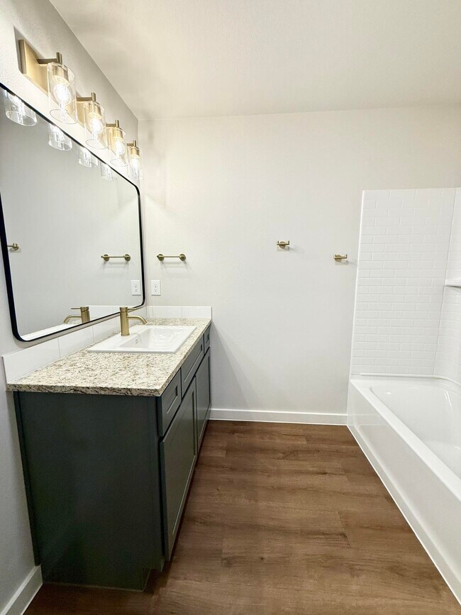 Building Photo - 2119 Langford Ave