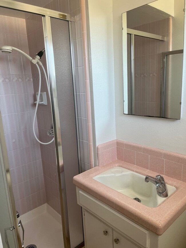 Building Photo - Great Four Bedroom, Three Bathroom House in Monterey