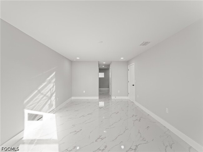 Building Photo - 1242 NW 22nd Ave