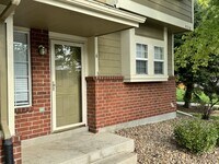 Building Photo - Beautiful End Unit Townhouse In Thornton!