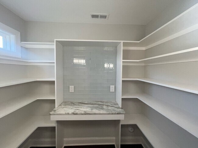 Building Photo - 1241 Whispering Springs Ct