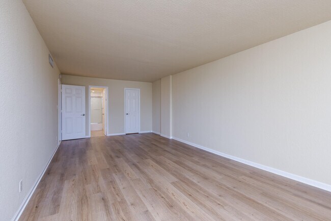 Building Photo - 1000 Spanish River Rd