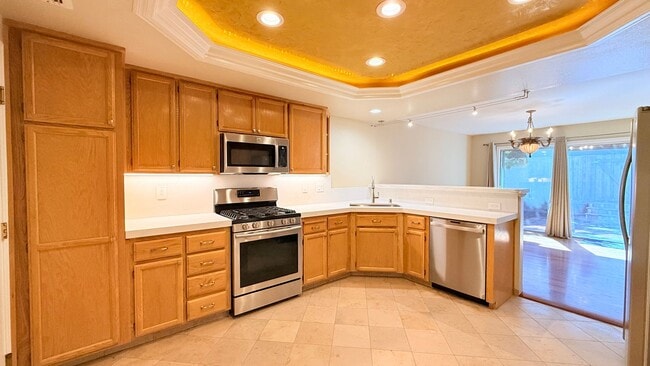 Building Photo - Charming and Move-in Ready 3BD/2.5BA, Two-Story Townhouse in Miravilla at Gale Ranch, San Ramon- ...