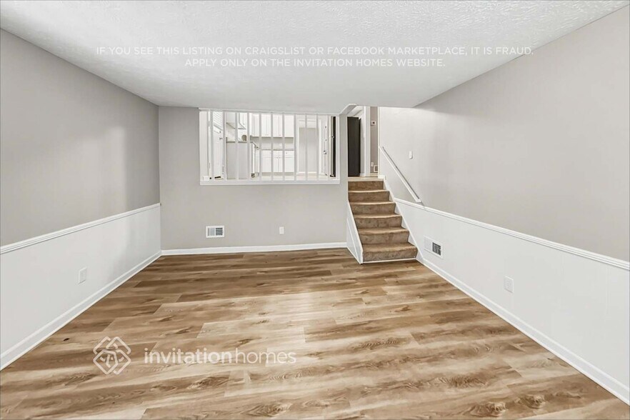 Building Photo - 902 Laurel Ct