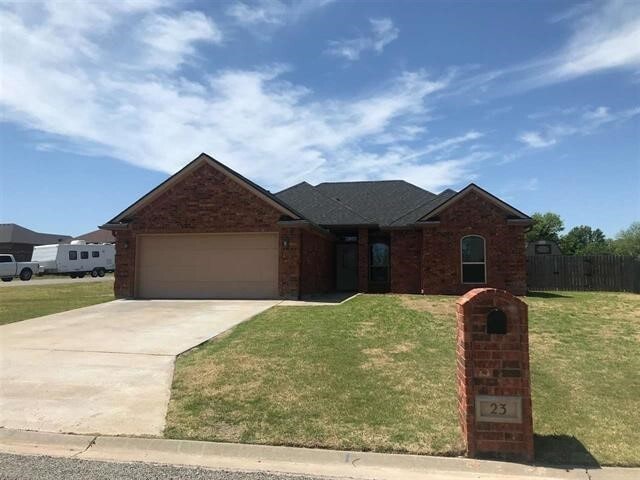 Primary Photo - 23 NE Summerwood Dr