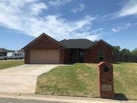 Building Photo - 23 NE Summerwood Dr