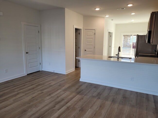 Building Photo - Madison - East Limestone