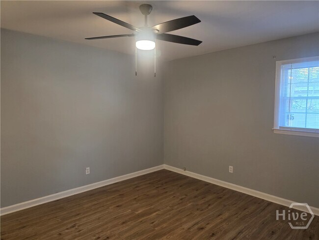 Building Photo - 213 Westwood Dr