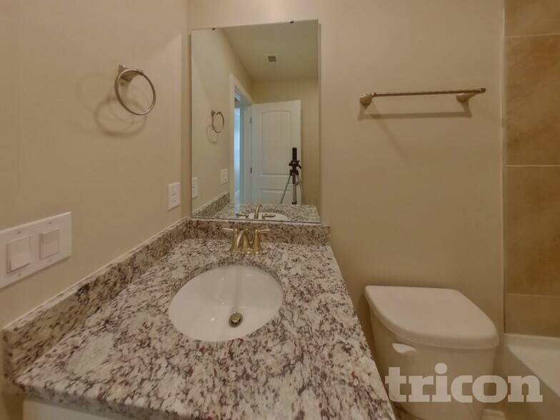 Building Photo - 154 Tradesmen Trl