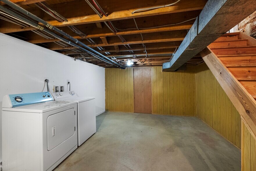 Building Photo - 532 S 15th St