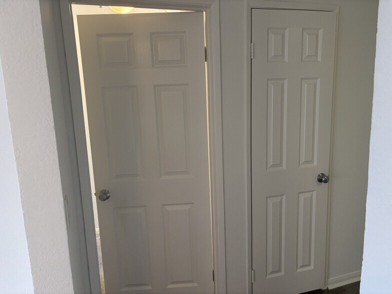 Upgraded colonist doors throughout - 8889 Caminito Plaza Centro