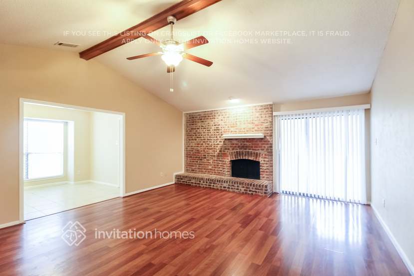 Building Photo - 301 Overland Dr