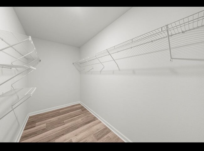 Building Photo - 5832 Viking Wy