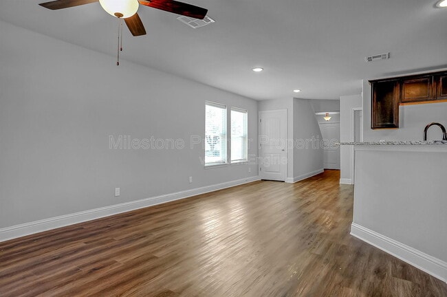 Building Photo - 2709 W Washington St