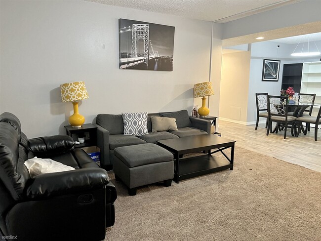 Building Photo - 1 br, 1 bath Condo - 4411 Shady Terrace La...