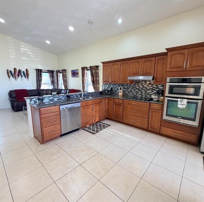 Building Photo - 106 Nazha Dr