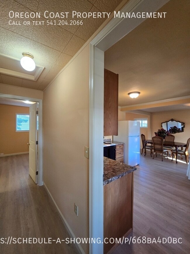 Building Photo - 1441 NW 20th St