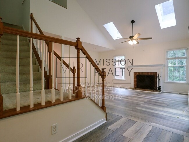 Building Photo - 4600 Cedar Cliff Rd
