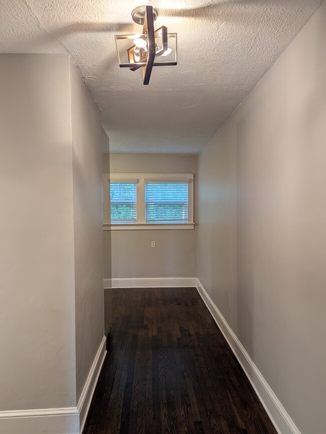 Building Photo - 720 Berne St SE Apt B