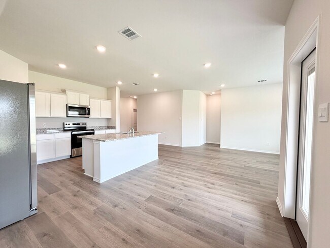 Building Photo - 1116 Riverbrook Ln
