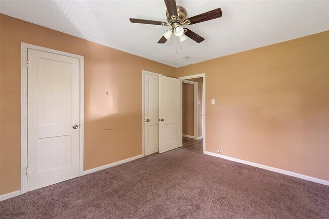 Building Photo - 202 Norview Dr