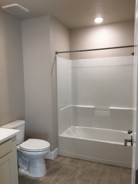 Bathroom2 - 1000 Berryessa Ln