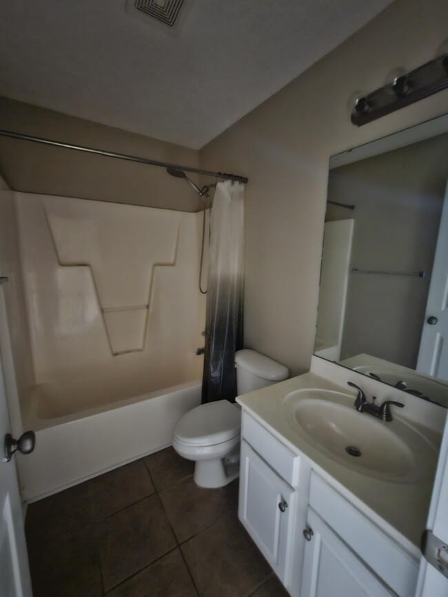 Building Photo - 105 Tuscany Ct