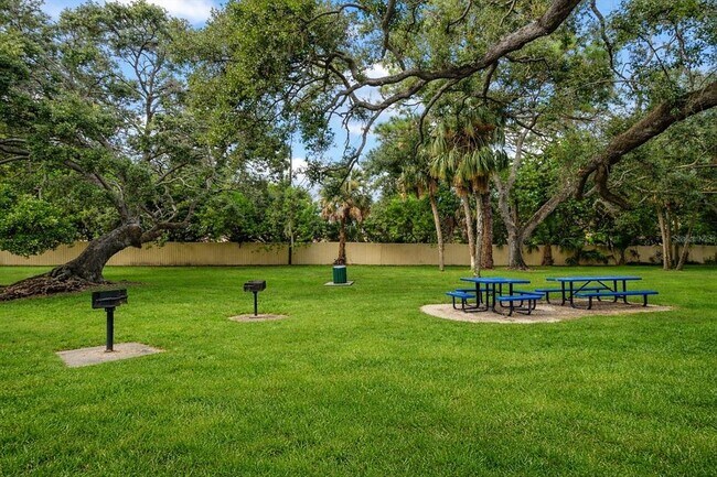 Building Photo - 3001 58th Ave S