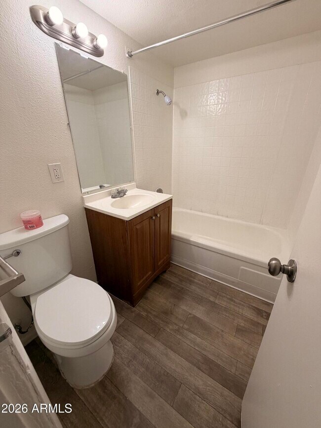 Building Photo - 6802 W Glendale Ave