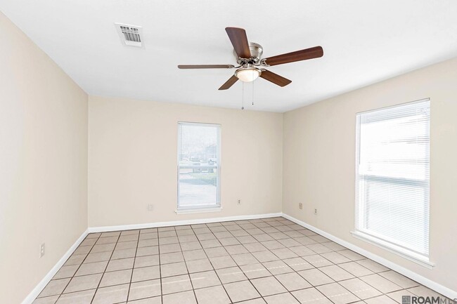 Building Photo - 8113 Jefferson Park Dr