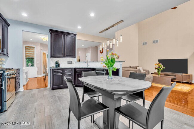 Building Photo - 47 McCormick Ave N