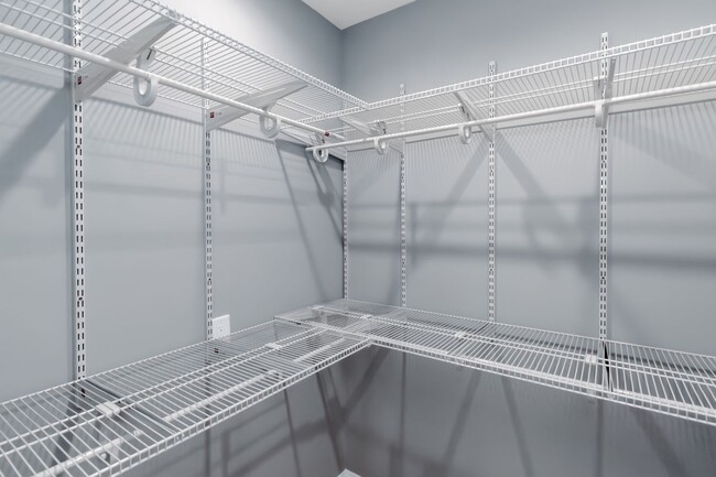 Building Photo - Your New Home Awaits!