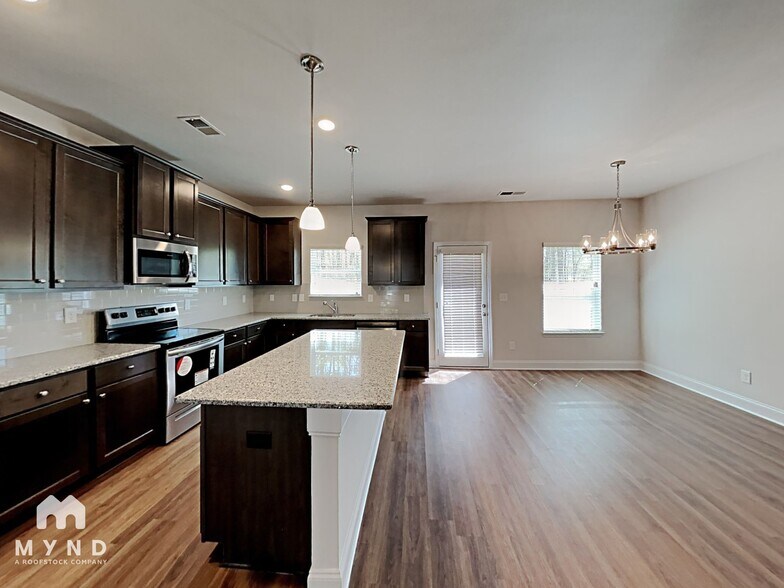 Building Photo - 10143 Benton Woods Dr