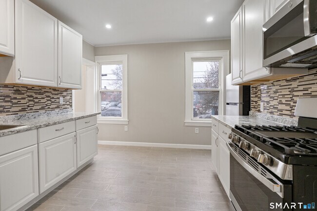 Building Photo - 30-32-32 Fenwick St