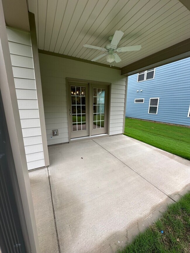 Building Photo - NEW Stonebridge Golf Course Views - Move-I...