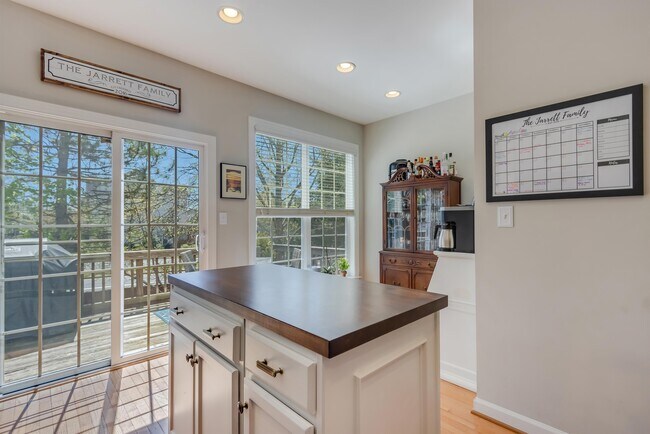 Building Photo - 11429 Log Ridge Dr